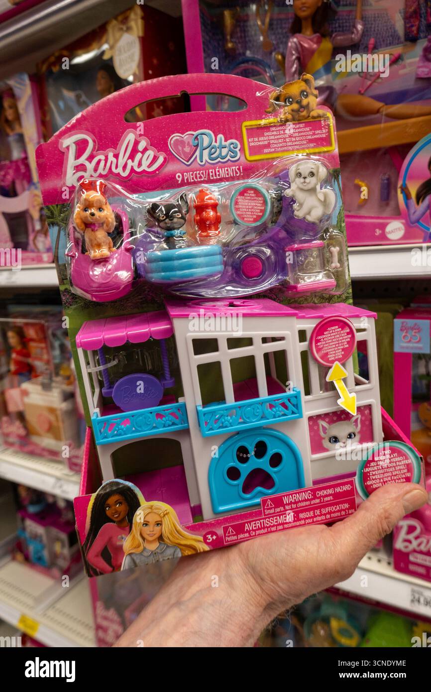 Der Target Manhattan Herald Square Store bietet eine große Auswahl an Spielzeug, 2025, New York City, USA Stockfoto