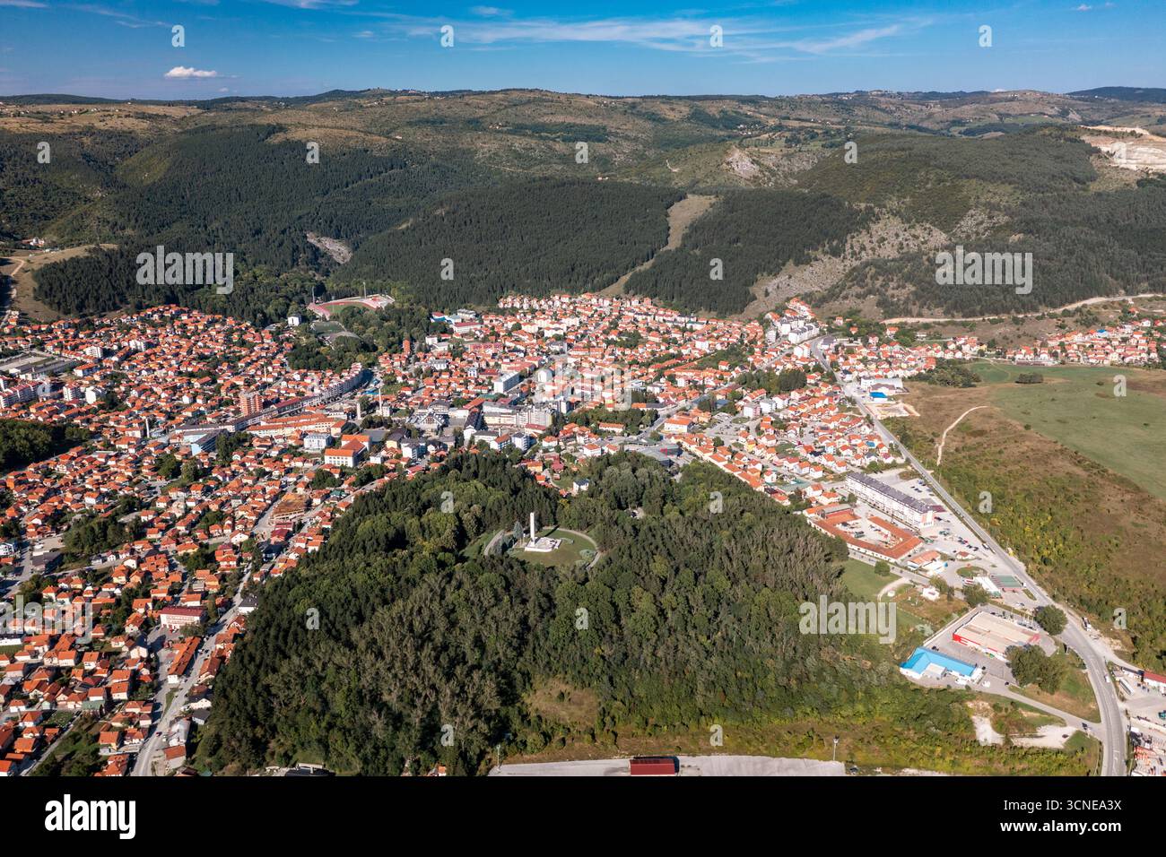Panorama von Pljevlja auf dem Fluss Cehotina, Stadt und Gemeinde im Norden Montenegros Stockfoto