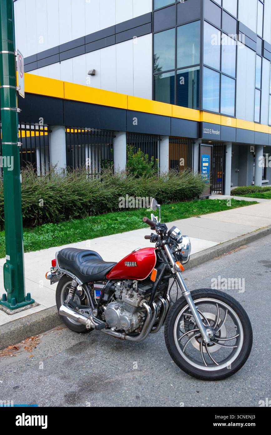 Ein geparktes Yamaha-Motorrad in Vancouver, BC. Stockfoto