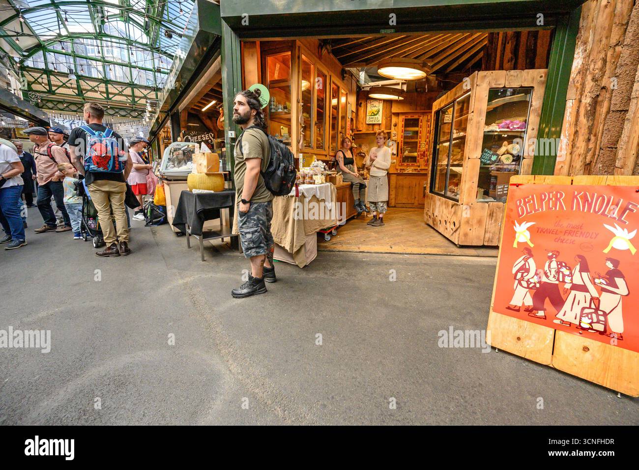London, Großbritannien. Borough Market in Southwark. Käsestand Stockfoto