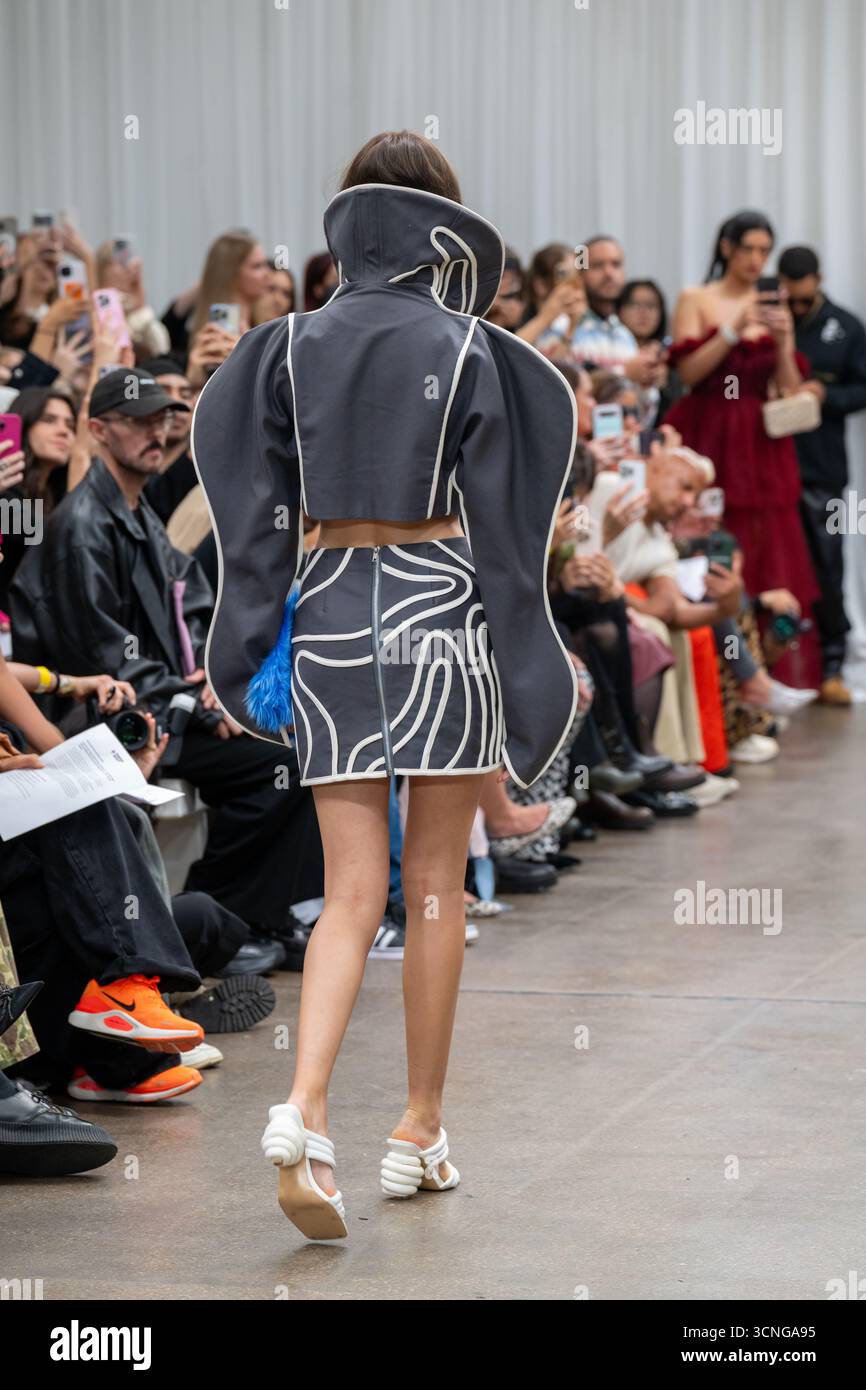 London, Großbritannien, 20. September 2025, der dritte Tag der London Fashion Week mit Kimlin Designs bei Fashion Scout. Sie sind die Gewinner des Fashion Scout Armenia 2024, Andrew Lalchan Photography/Alamy Live News Stockfoto