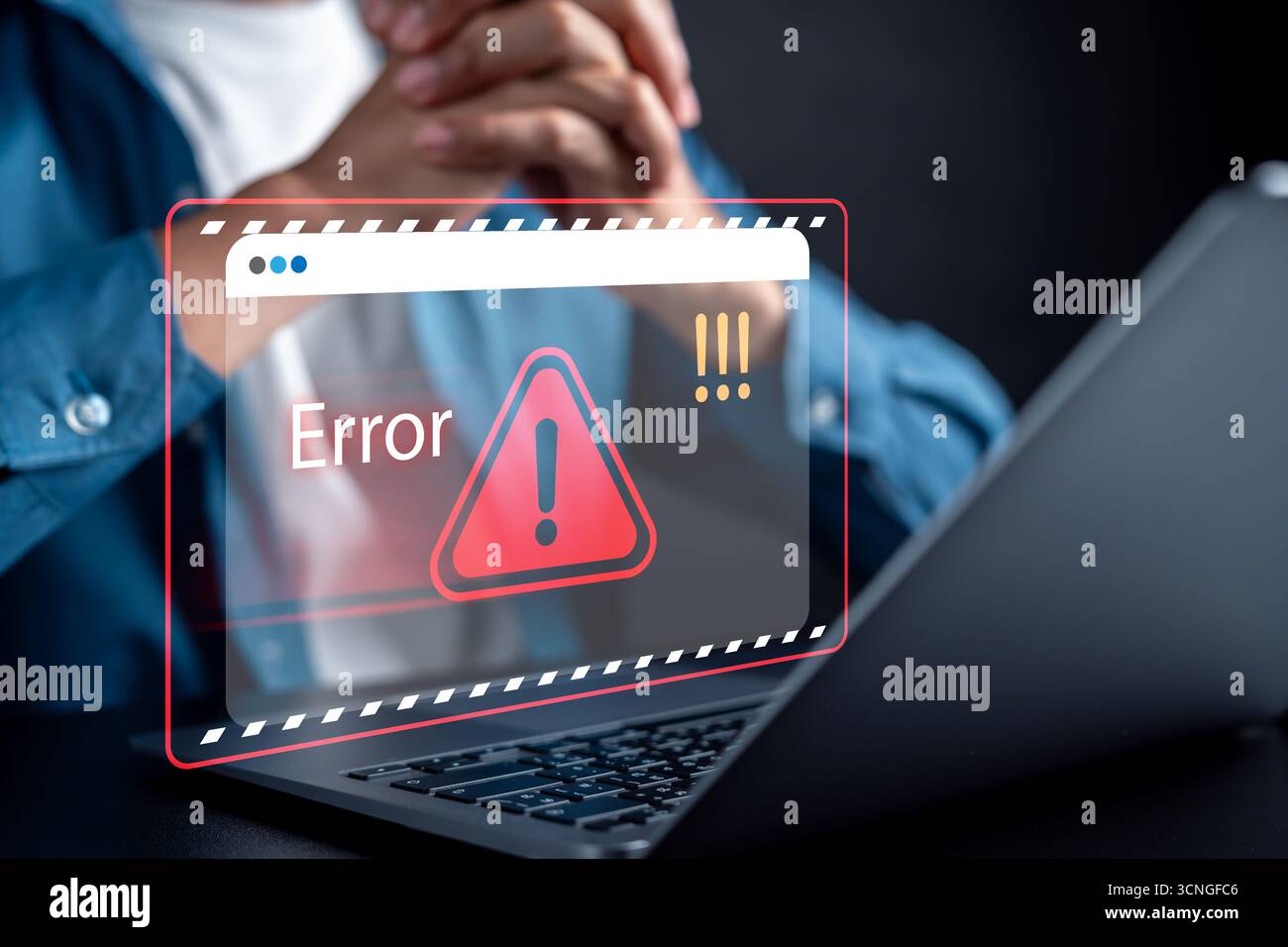 Cyber-Warnungsfehler bei Systemausfall des Laptops, Datensicherheitsproblem, Cyber-Risiko, online Stockfoto