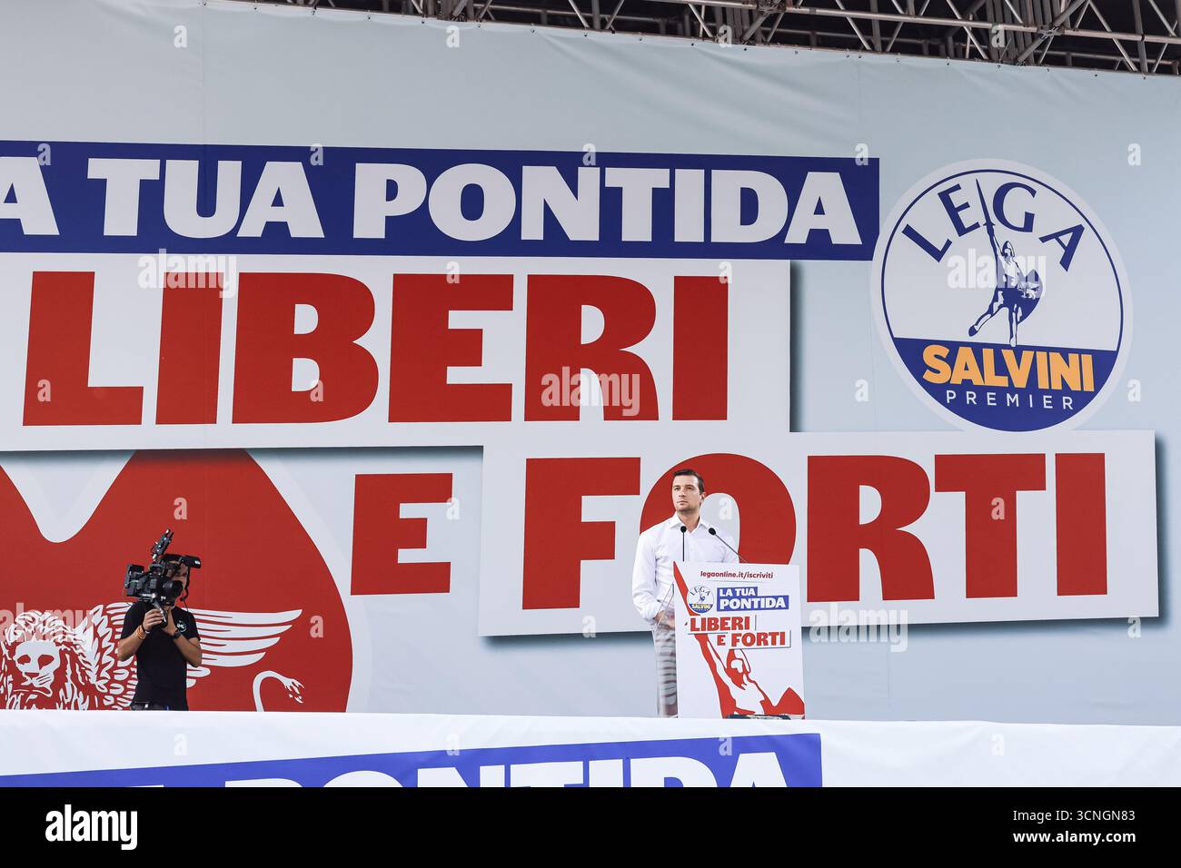 Mailand, Italien. September 2025. Pontida, die politische Kundgebung der Liga-Aktivisten auf der Pontida-Wiese. Im Bild: Jordan Bardella (Vorsitzender der Gruppe Patriots for Europe im Europäischen Parlament und Präsident der nationalen Rallye) Credit: Independent Photo Agency/Alamy Live News Stockfoto
