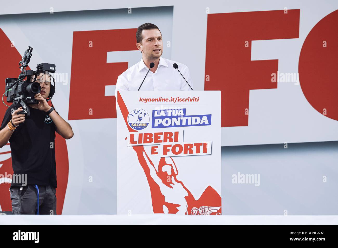 Mailand, Italien. September 2025. Pontida, die politische Kundgebung der Liga-Aktivisten auf der Pontida-Wiese. Im Bild: Jordan Bardella (Vorsitzender der Gruppe Patriots for Europe im Europäischen Parlament und Präsident der nationalen Rallye) Credit: Independent Photo Agency/Alamy Live News Stockfoto