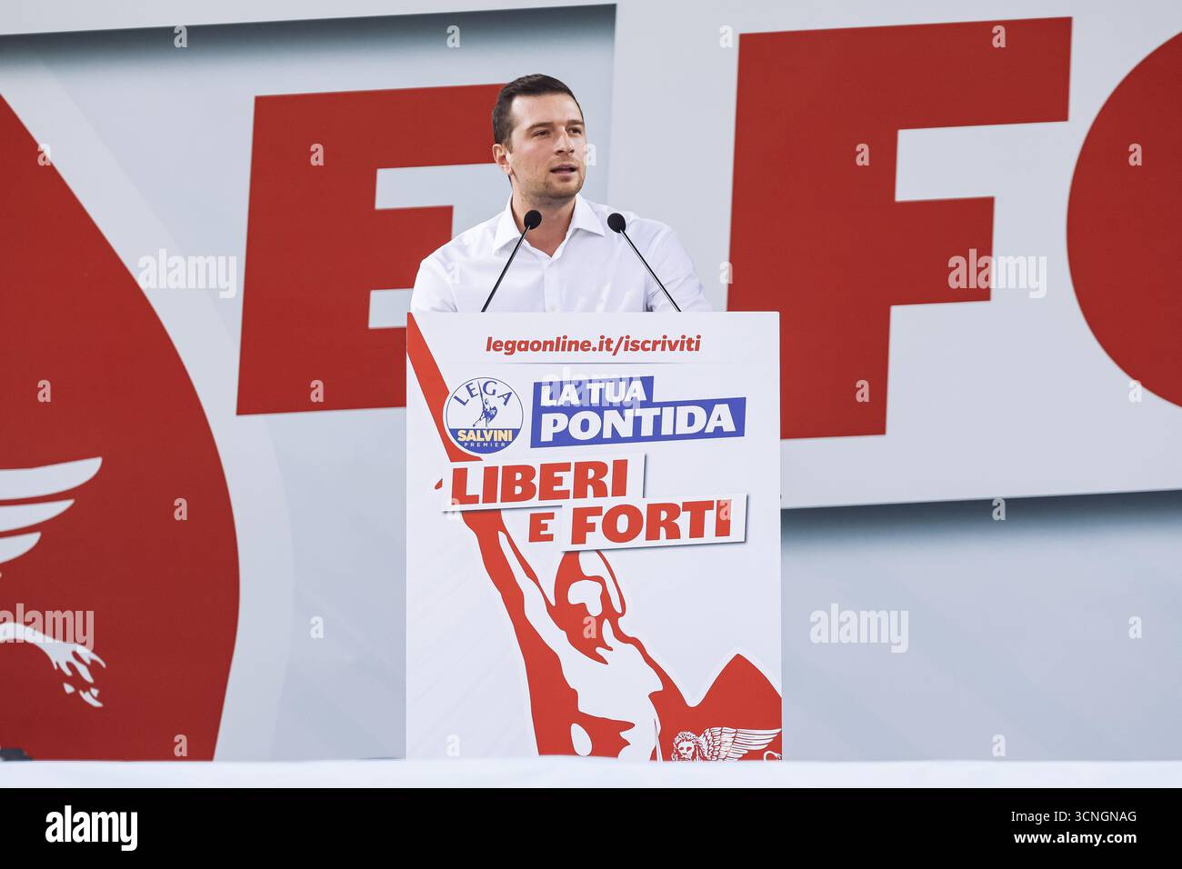 Mailand, Italien. September 2025. Pontida, die politische Kundgebung der Liga-Aktivisten auf der Pontida-Wiese. Im Bild: Jordan Bardella (Vorsitzender der Gruppe Patriots for Europe im Europäischen Parlament und Präsident der nationalen Rallye) Credit: Independent Photo Agency/Alamy Live News Stockfoto