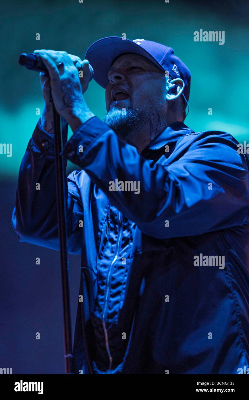 Summerland, USA. September 2025. CA: Benji Madden und Good Charlotte treten bei One805Live auf! Am 20. September 2025 fand in Summerland, CA. Das jährliche Benefizkonzert auf Kevin Costners „Field of Dreams“-Anwesen statt, an dem legendäre Künstler und leidenschaftliche Unterstützer teilnahmen, um Spenden für grundlegende Ausrüstung und psychische Wellness-Programme für die Ersthelfer von Santa Barbara County zu sammeln. (Foto: Rod Rolle/SIPA USA) Credit: SIPA USA/Alamy Live News Stockfoto