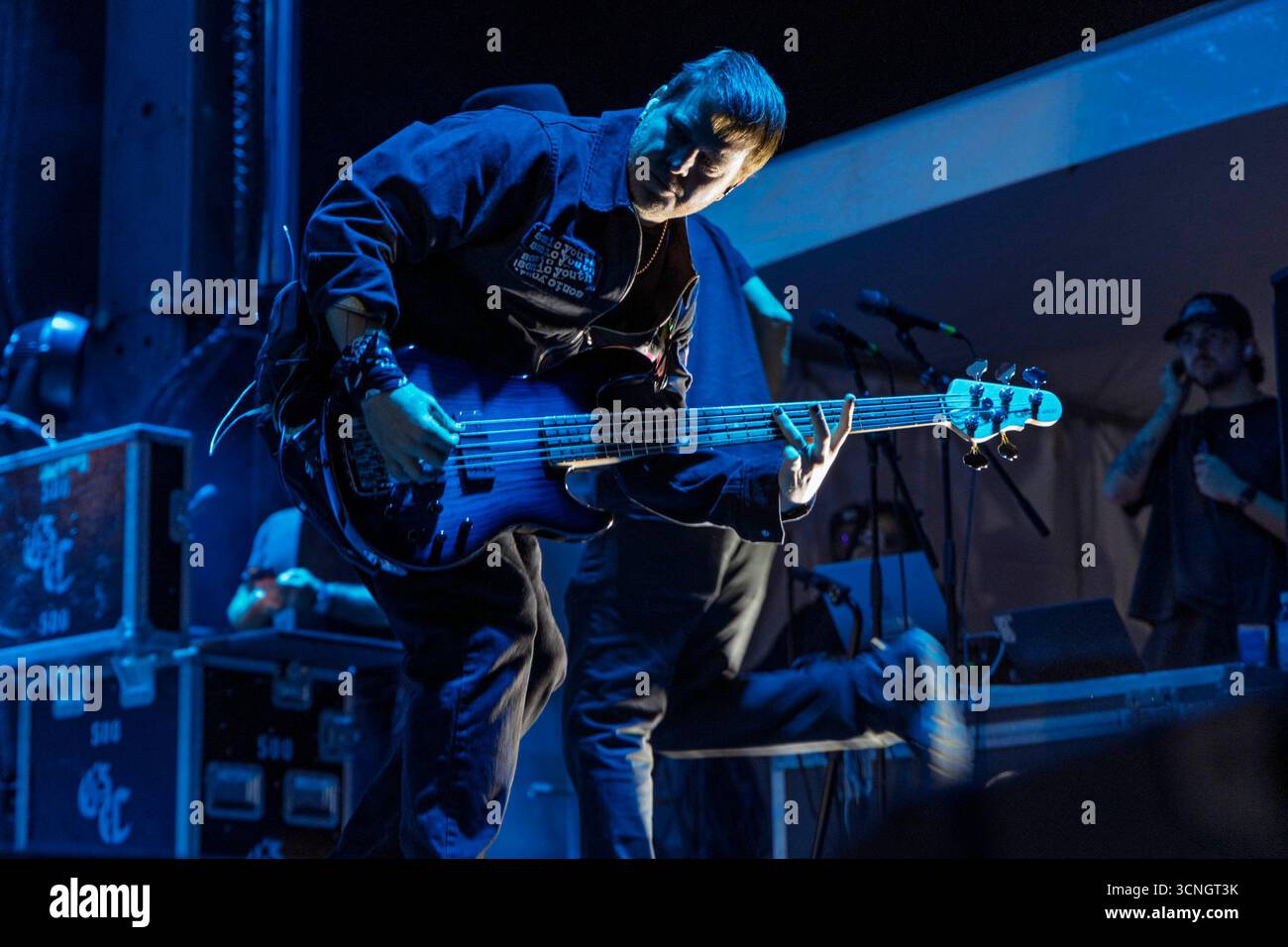Summerland, USA. September 2025. CA: Benji Madden und Good Charlotte treten bei One805Live auf! Am 20. September 2025 fand in Summerland, CA. Das jährliche Benefizkonzert auf Kevin Costners „Field of Dreams“-Anwesen statt, an dem legendäre Künstler und leidenschaftliche Unterstützer teilnahmen, um Spenden für grundlegende Ausrüstung und psychische Wellness-Programme für die Ersthelfer von Santa Barbara County zu sammeln. (Foto: Rod Rolle/SIPA USA) Credit: SIPA USA/Alamy Live News Stockfoto