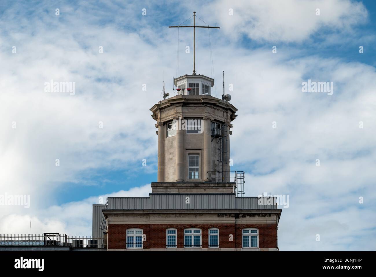 Semaphore Tower, innerhalb der Marinestützpunkt in Portsmouth. September 2025. Stockfoto