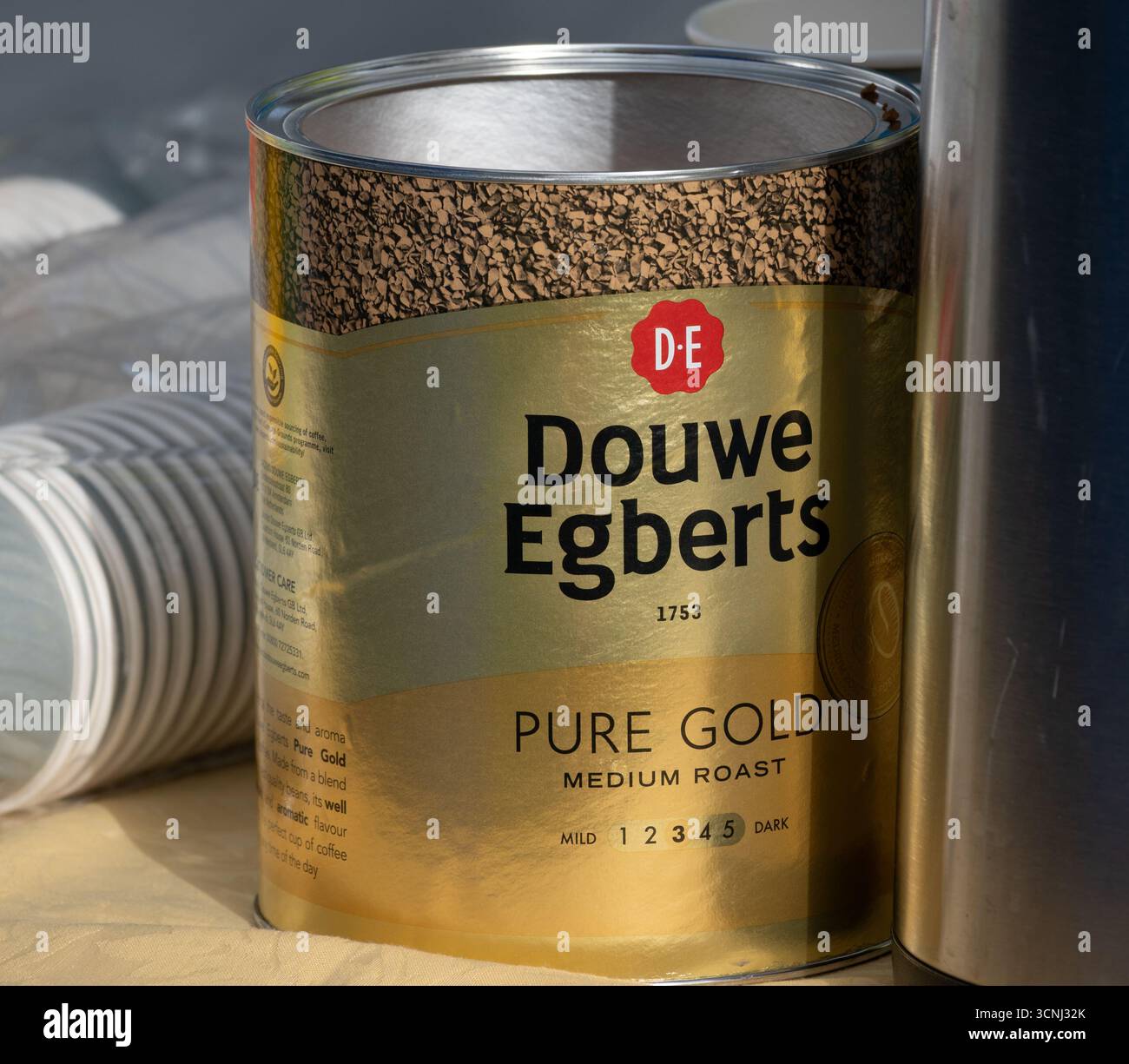 Douwe Egberts pue Gold Medium Roast Coffee Dose, UK Stockfoto