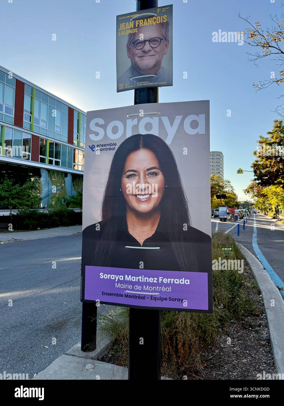 Poster für Kommunalwahlen in Französisch, Villeray, Montreal, September 2025 - Smartphone-aufgenommenes Stockfoto