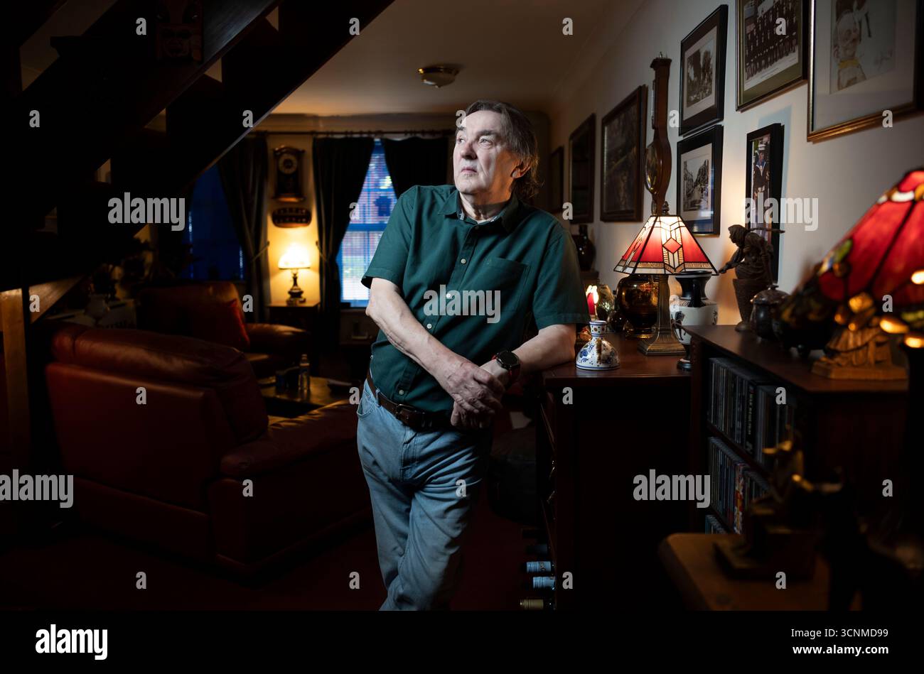 Ivan Dunne zu Hause in Carshalton, sein Bruder PC Patrick Dunne wurde 1993 in Clapham, London, durch einen einzigen Schuss in die Brust getötet. Stockfoto