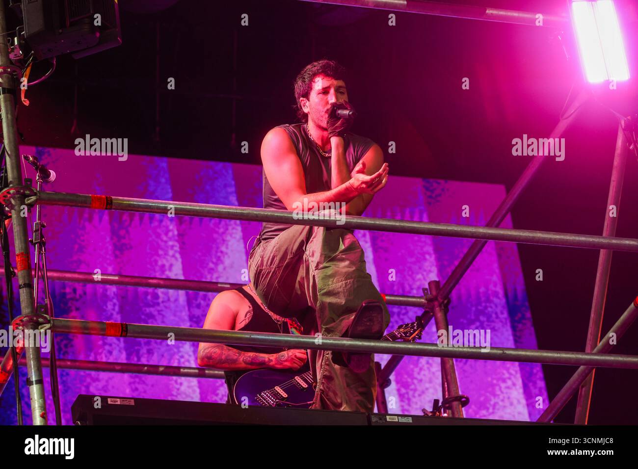Sebastián Yatra in der Roig Arena Stockfoto