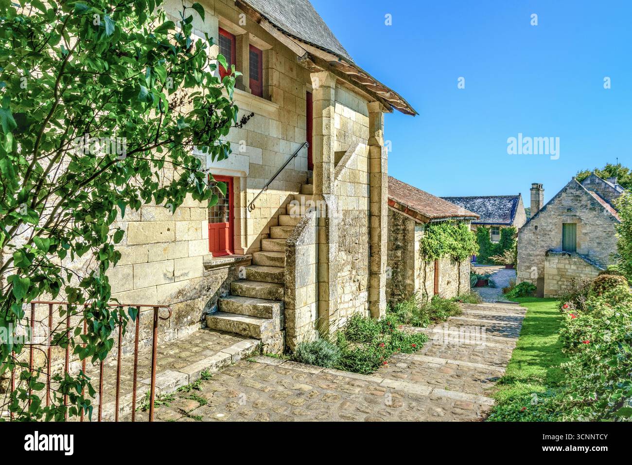 Außenansicht des ursprünglichen Wohnhauses von Rabelais auf dem Gelände des Musée Rabelais, Seuilly, Indre-et-Loire (37), Frankreich. Stockfoto