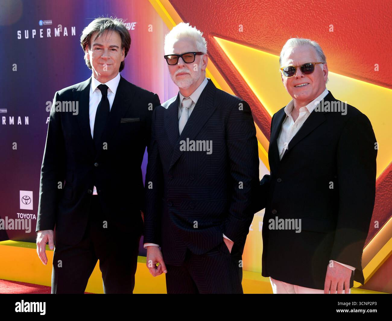 Produzent Peter Safran, Regisseur James Gunn und Präsident und Chief Executive Officer von Warner Bros Discovery David Zaslav nahm an der Premiere von Warner Bros. Superman im TCL Chinese Theater teil. Stockfoto