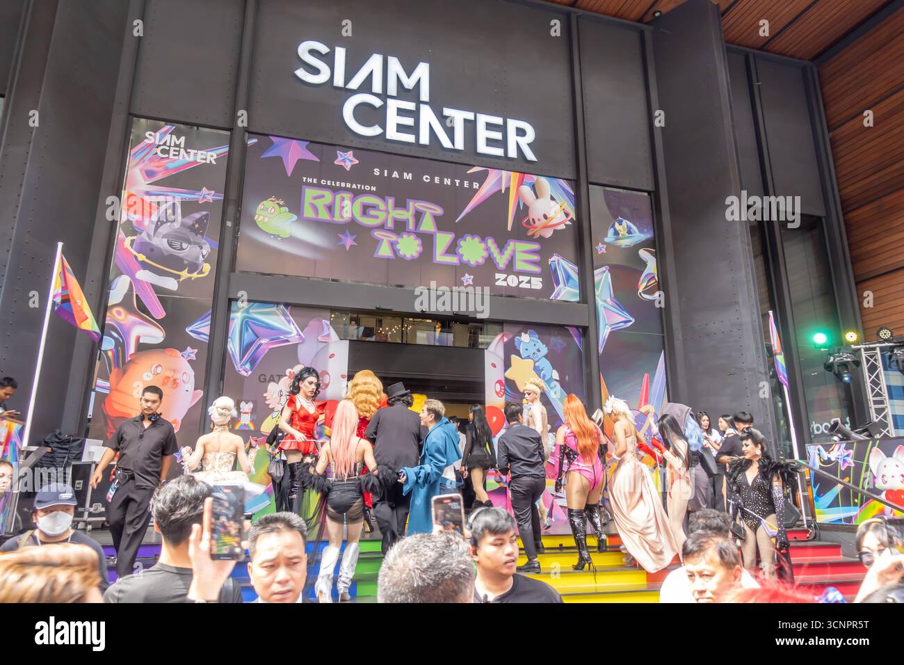 1. Juni 2025: Jährliche LGBT Gay Pride Parade in Bangkok, Thailand, Asien. Siam Center. Rigjht to Love Event Stockfoto