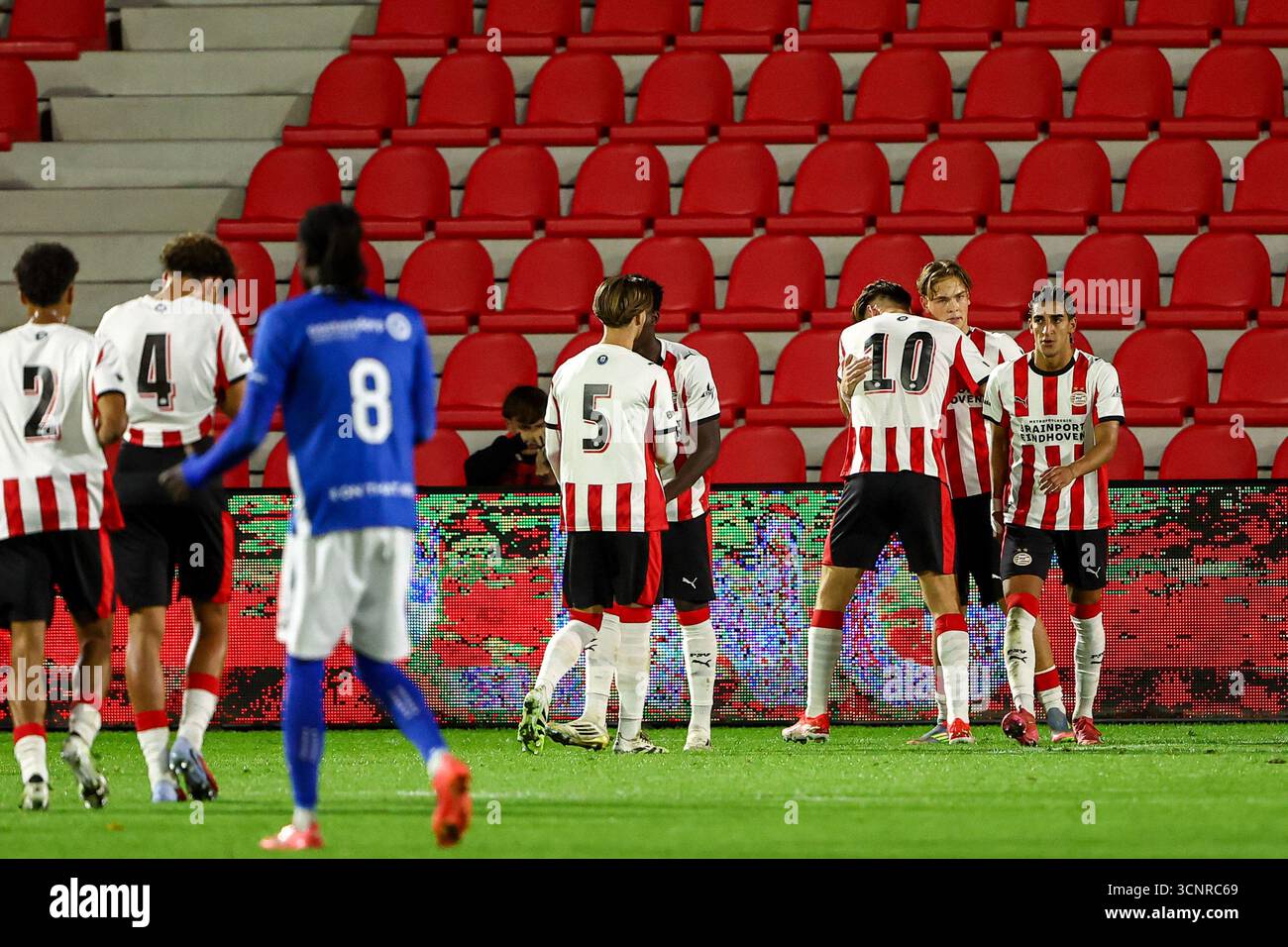 Eindhoven, Niederlande. September 2025. EINDHOVEN, 22.09.2025, PSV Campus de Herdgang, Saison 2025/2026, niederländischer Keuken Kampioen Divisie Football, Spiel zwischen Jong PSV und den Bosch, Foto zeigt Jong PSV Spieler Torfeier von Jong PSV Spieler Robin van Duiven (Foto von Pro Shots/SIPA USA) Credit: SIPA US/Alamy Live News Stockfoto
