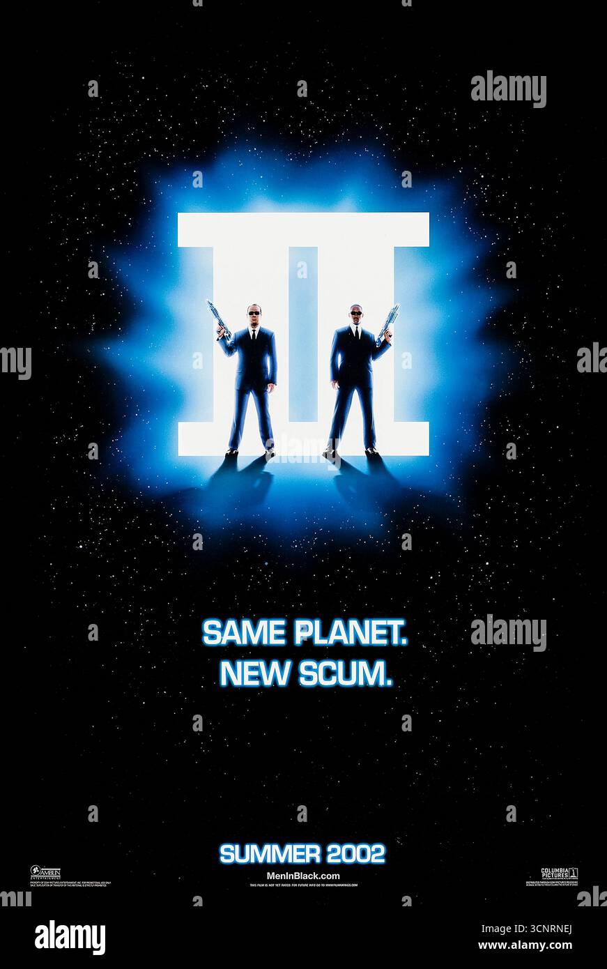 MEN in Black II (2002) von Barry Sonnenfeld mit will Smith, Tommy Lee Jones und Rosario Dawson. In dieser Action-Comedy-Sci-fi-Fortsetzung kämpfen die Agenten J und K wieder zusammen, um eine formverändernde Alien-Bedrohung zu bekämpfen. Foto eines Original-Posters aus dem Jahr 2002 (US Advance Poster), das NUR ZUR REDAKTIONELLEN VERWENDUNG VERWENDET WIRD. Quelle: BFA / Columbia Pictures Stockfoto