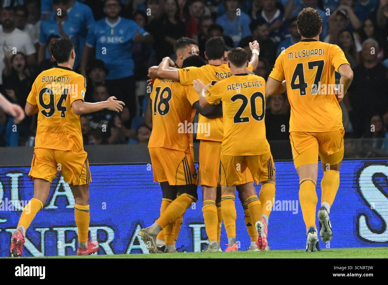 Neapel, Italien, 22. September 2025 M'Bala Nzola von Pisa SC 1990 feiert nach einem Tor während der Serie A Enilive zwischen SSC Napoli und Pisa FC 1909:Agostino Gemito/ Alamy Live News Stockfoto