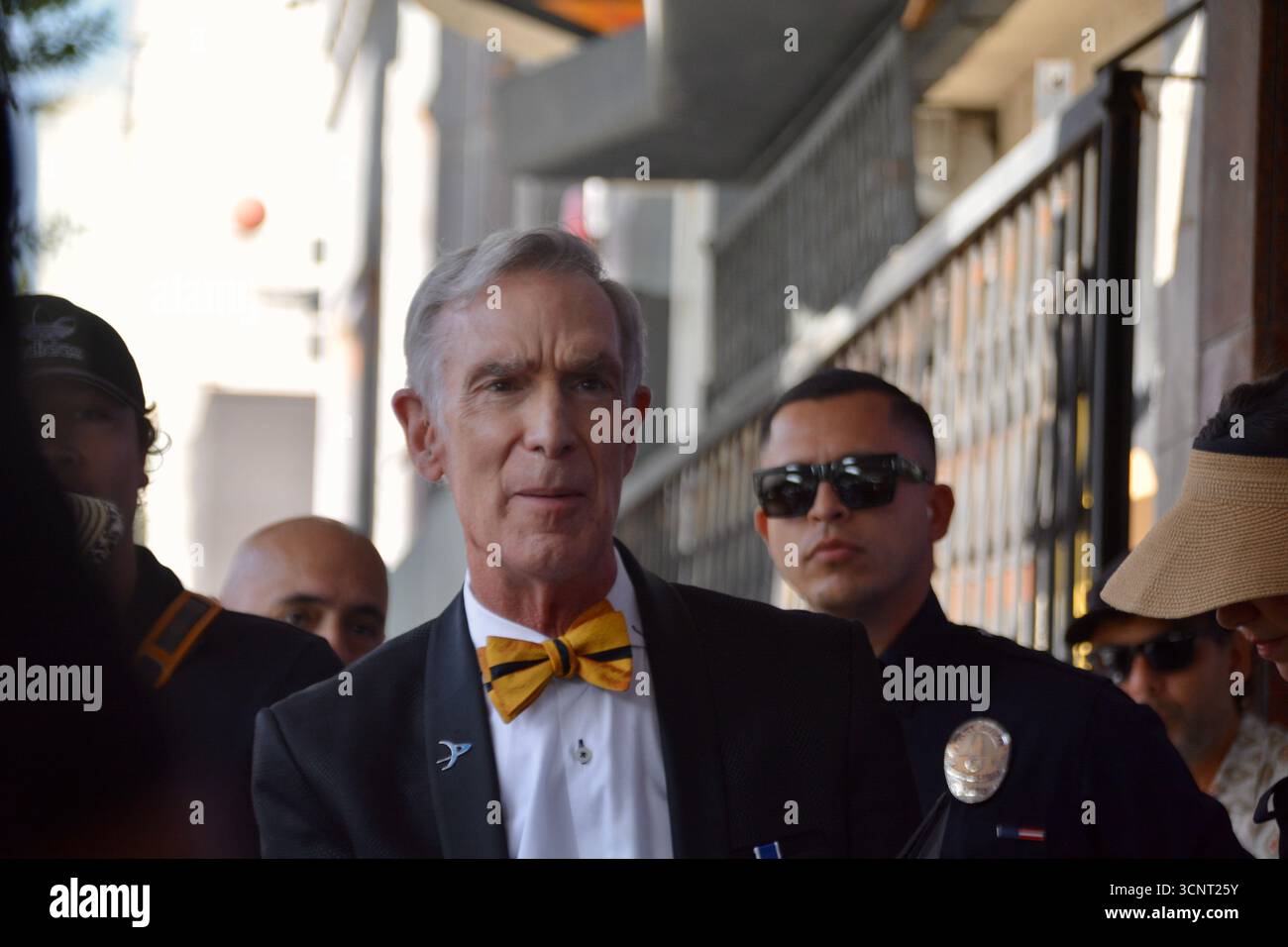 Los Angeles, USA. September 2025. Bill Nye, der Science Guy, wurde am 22. September 2025 mit einem Stern auf dem Hollywood Walk of Fame in Los Angeles, Kalifornien, ausgezeichnet. Quelle: Sharon Graphics/Alamy Live News Stockfoto