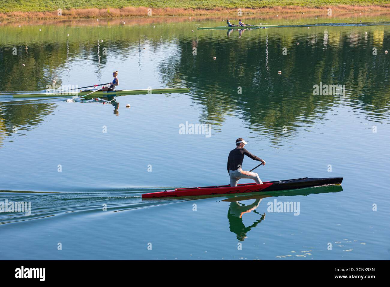 Bootstouren auf dem See Jarun Stockfoto
