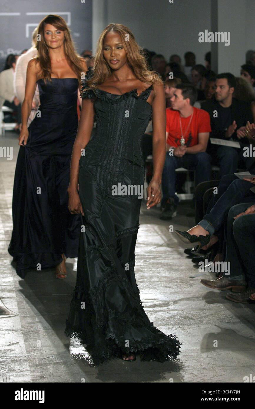 Naomi Campbell bei der PlayStation Portable Spring 2006 Show in den Skylight Studios in New York City - 10. September 2005 Stockfoto