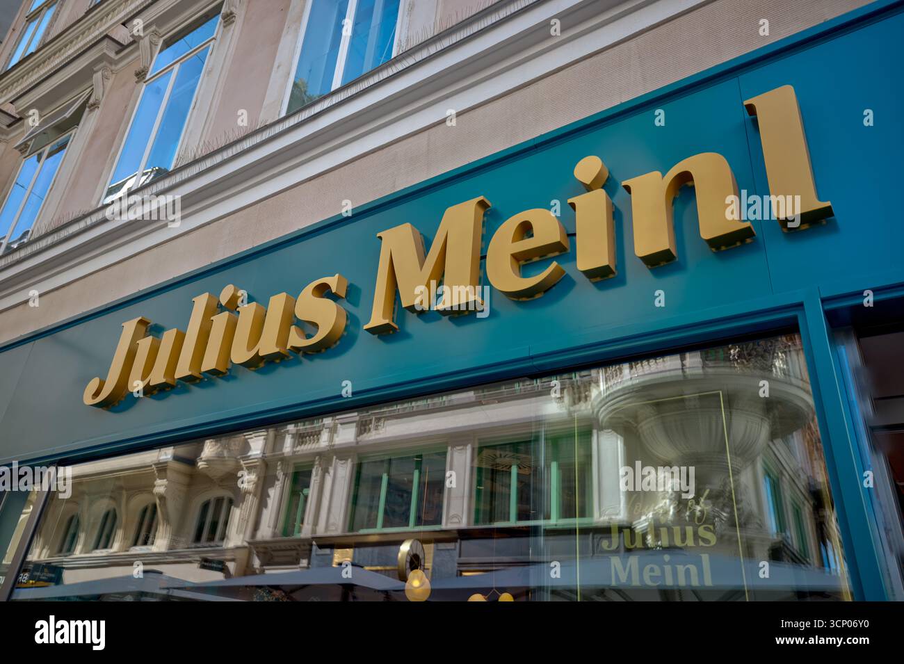 Julius Meinl Coffee and Gourmet Food Brand Storefront im Zentrum von Wien. Stockfoto