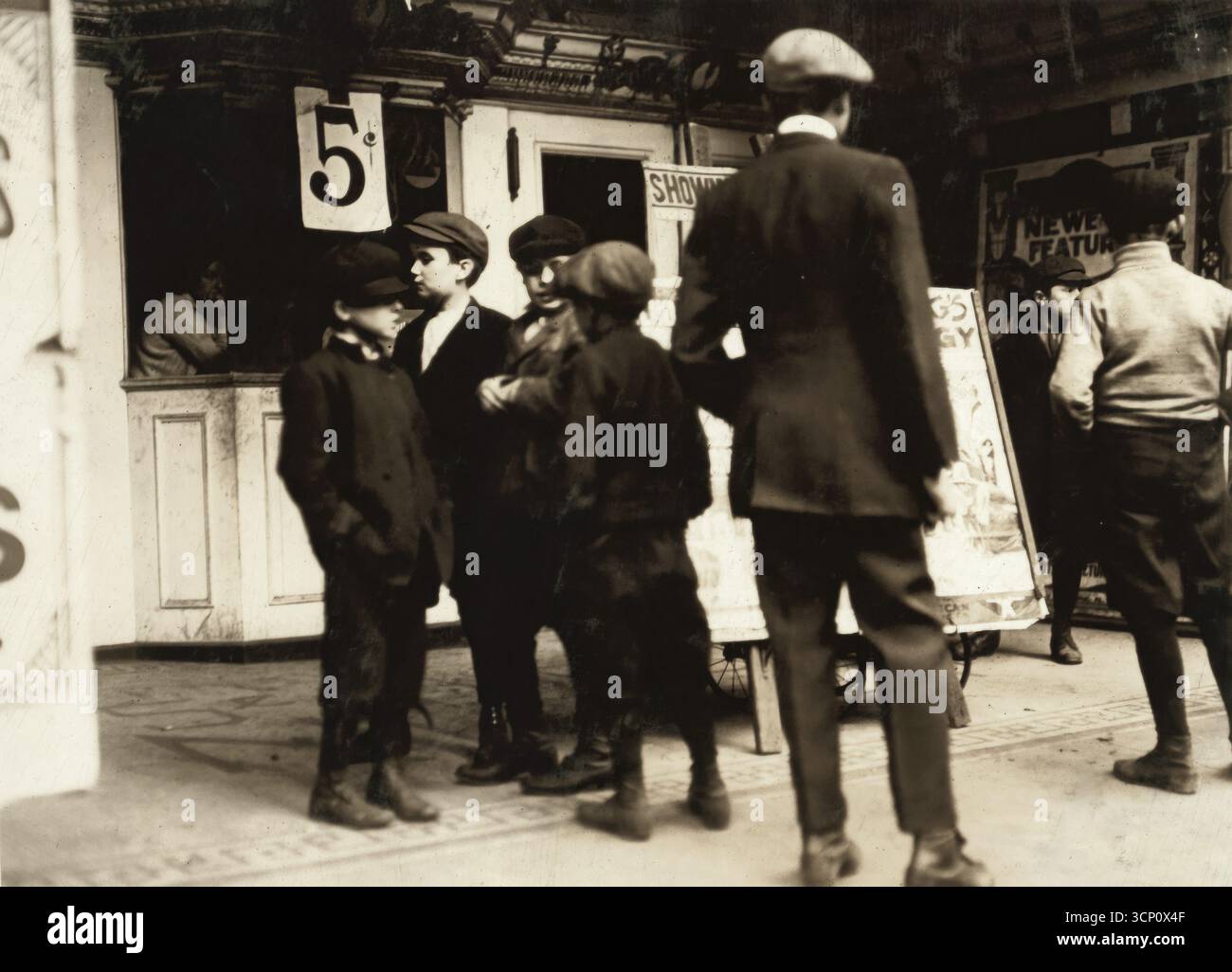 In Jersey City, New Jersey, 1912 - Lewis Hine (1874–1940) amerikanischer Soziologe und Muckraker-Fotograf Stockfoto