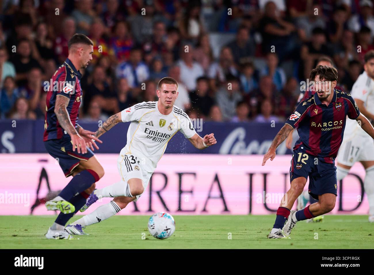 Valencia, Spanien. September 2025. VALENCIA, SPANIEN - 23. SEPTEMBER: Franco Mastantuono von Real Madrid im Spiel beim LaLiga EA Sports Match zwischen Levante UD und Real Madrid im Ciutat de Valencia Stadium am 23. September 2025 in Valencia. (Foto von Francisco Macia/Photo Players Images/Magara Press) Credit: Magara Press SL/Alamy Live News Stockfoto