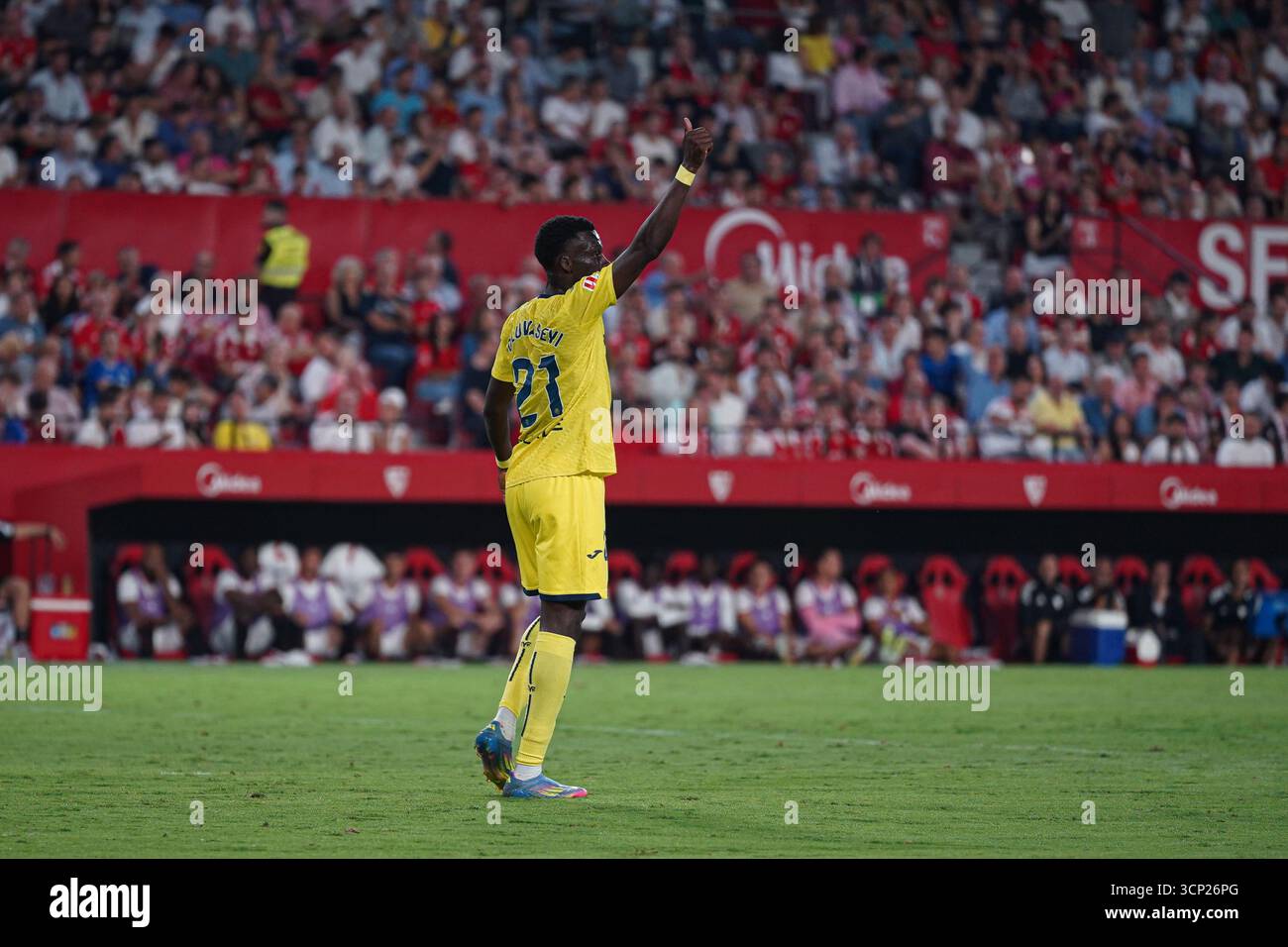 Sevilla, Spanien. 23. september 2025. Tanitoluwa Oluwaseyi (Villarreal CF) während des LaLiga-Spiels zwischen Sevilla FC und Villarreal CF bei Sanchez Pizjuan. Quelle: Fernando Vazquez / Alamy Live News Stockfoto Sevilla, Spanien. 23. september 2025. Tanitoluwa Oluwaseyi (Villarreal CF) während des LaLiga-Spiels zwischen Sevilla FC und Villarreal CF bei Sanchez Pizjuan. Quelle: Fernando Vazquez / Alamy Live News Stockfoto