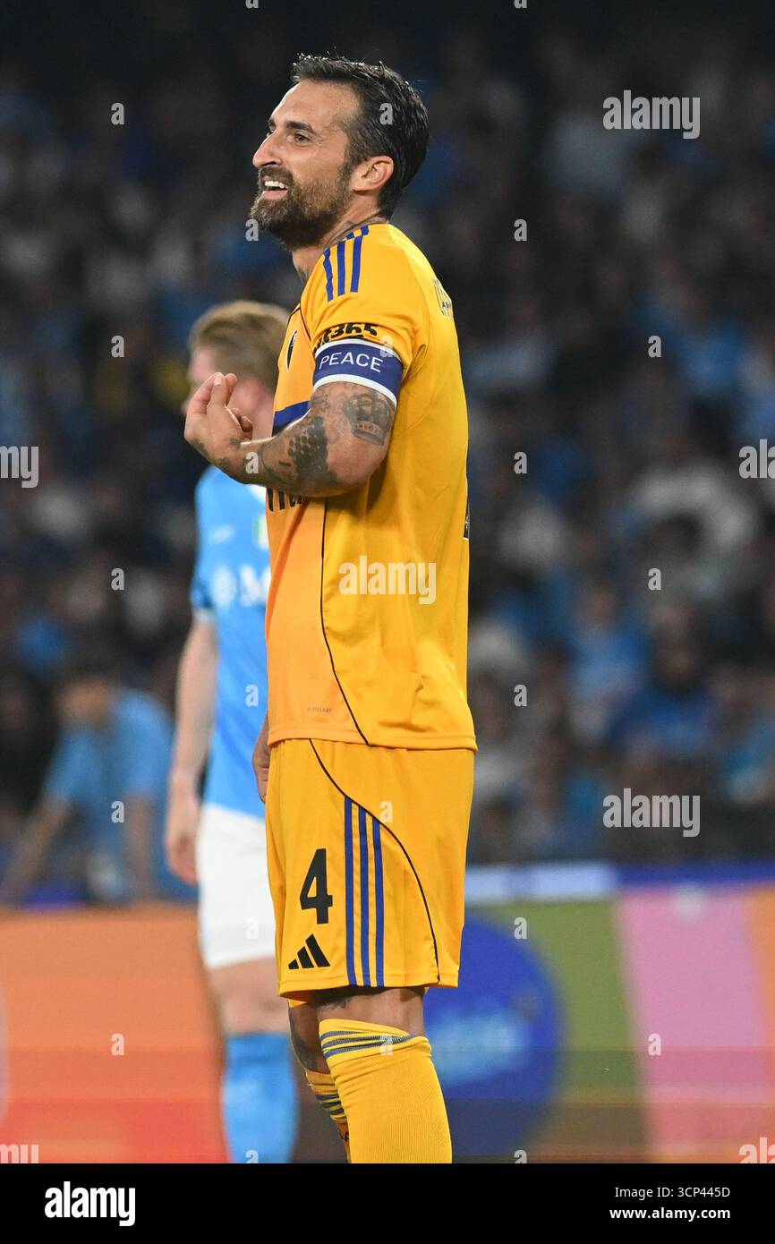 Neapel, Italien. September 2025. Antonio Caracciolo von Pisa SC 1990 Gesten während des Seie A Enelive Spiels zwischen SSC Napoli gegen Pisa FC 1909 im Diego Armndo Maradona Stadium Credit: Independent Photo Agency/Alamy Live News Stockfoto