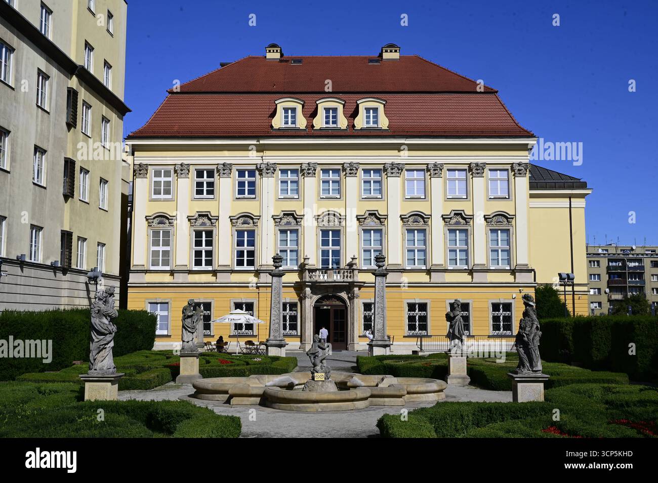 Breslau in der Woiwodschaft Dolnoslaskie in Polen. Breslauer, Breslau, 20.09.2025 Königsschloss und Historisches Museum, Breslauer Stadtschloss, Palac Krolewski, Muzeum Historycne mit Schlossgarten in Breslau, Breslau in der Woiwodschaft Dolnoslaskie in Polen. Breslau, Breslau, 20.09.2025 Woiwodschaft Dolnoslaskie Polen *** Breslau, Breslau in der Woiwodschaft Dolnoslaskie Polen *** Breslau, Breslau, 20 09 2025 Königliches Schloss und Historisches Museum, Breslau Stadtschloss Breslau, Palac Krolewski, Muzeum Historycne mit Schlosgarten in Breslau, Wroclaw in der Wroclaw Wroclaw in der Wroclaw Wroclaw Woiwodschaft Dolnoslaskie Woiwodschaft Polen Stockfoto
