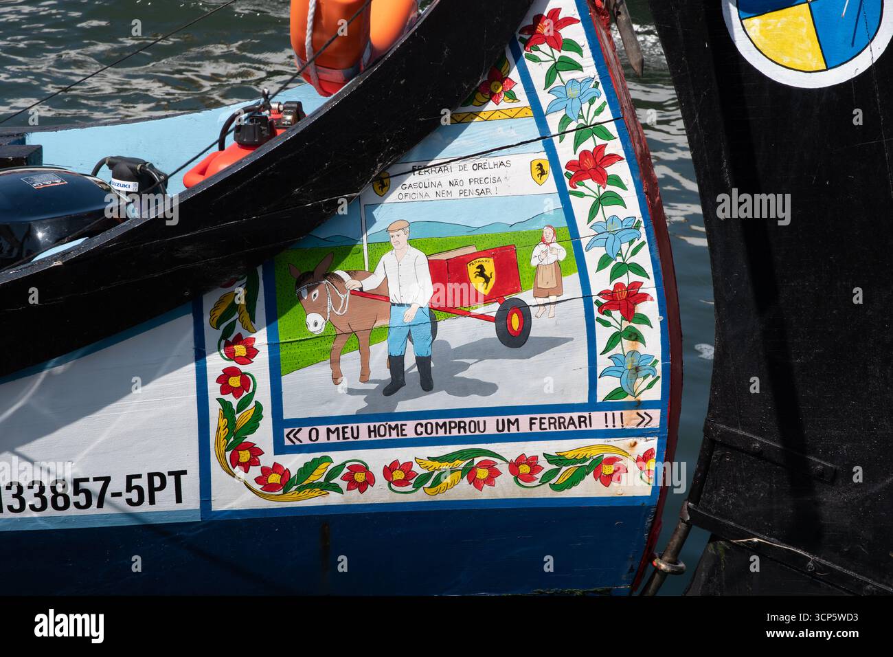 Humorvolle Dekoration auf dem Heck eines Moliceiro in Aveiro Stockfoto
