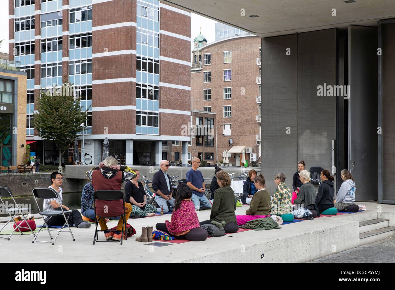 Meditationsgruppe, Rotterdam, Niederlande, Europa Stockfoto