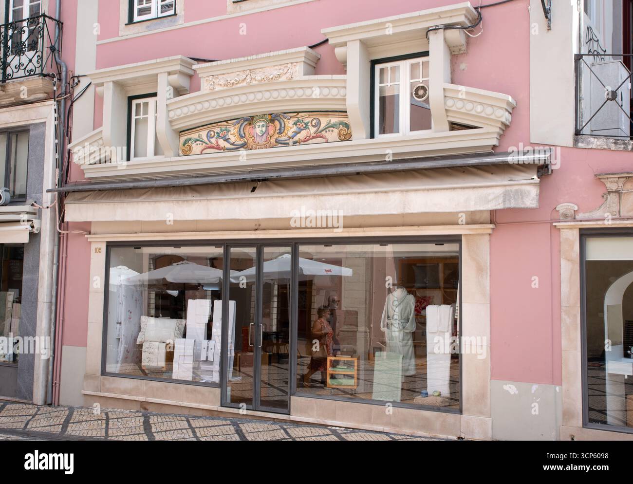 Jugendstilgebäude in Rua Visconde da Luz, Coimbra Stockfoto
