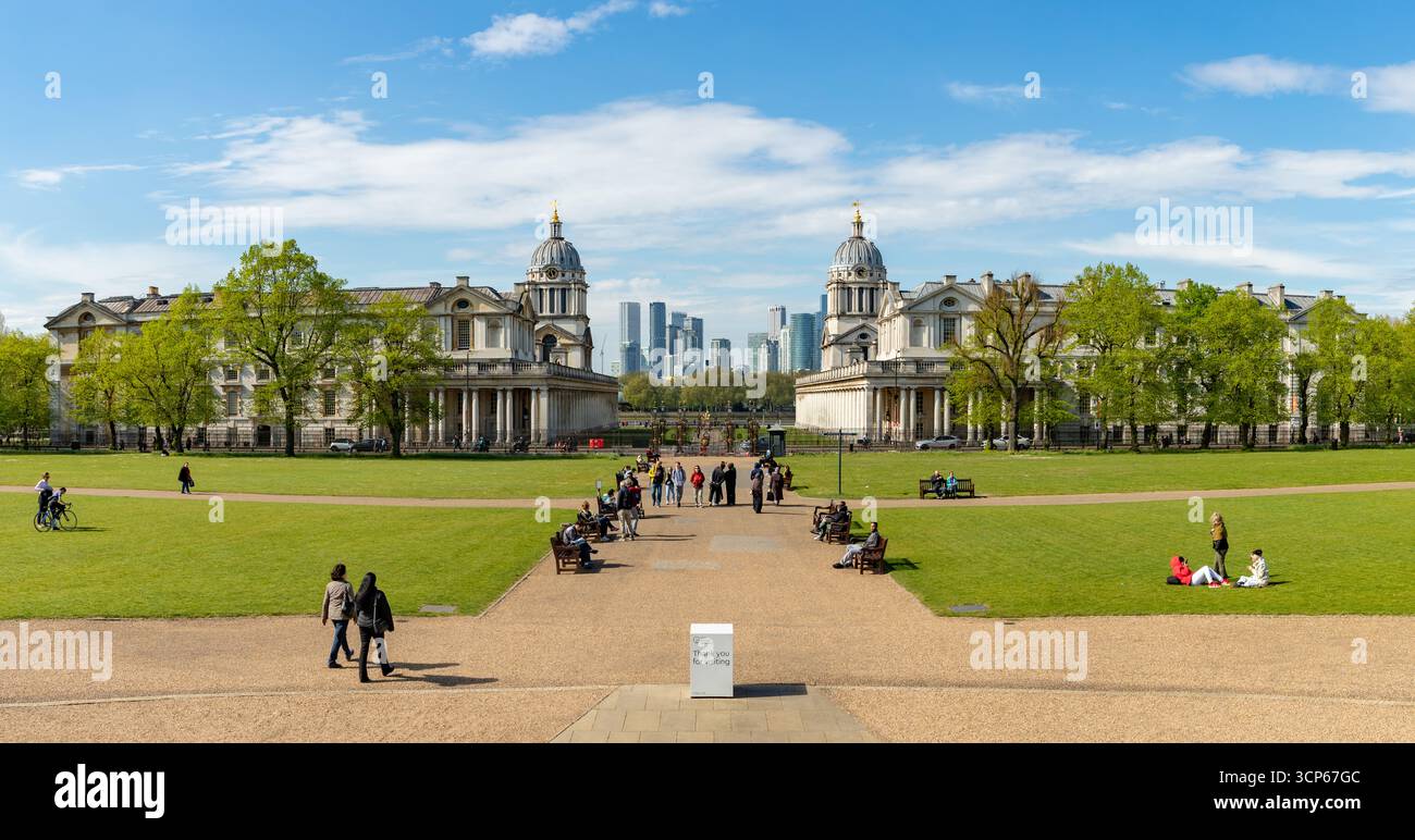 Ein Bild der Wohnungen und Büros der Isle of Dogs und der Canary Wharf an der University of Greenwich. Stockfoto
