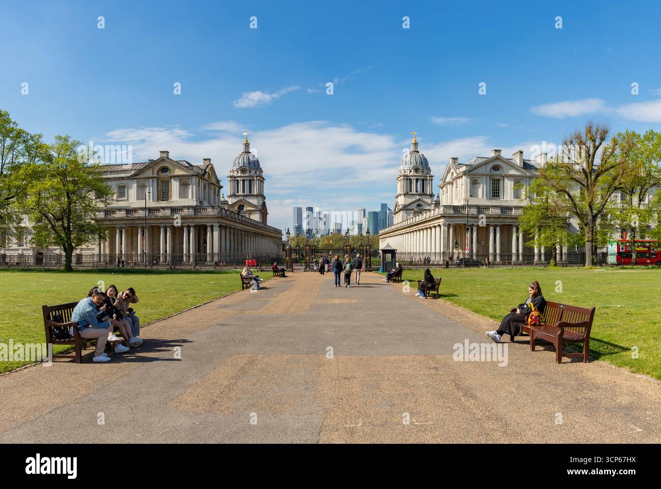 Ein Bild der Wohnungen und Büros der Isle of Dogs und der Canary Wharf an der University of Greenwich. Stockfoto