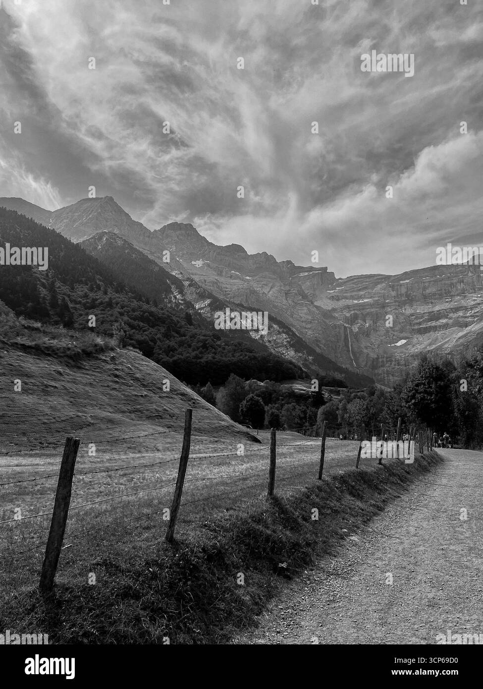 Malerischer Blick auf den Cirque de Gavarnie in den Pyrenäen Stockfoto