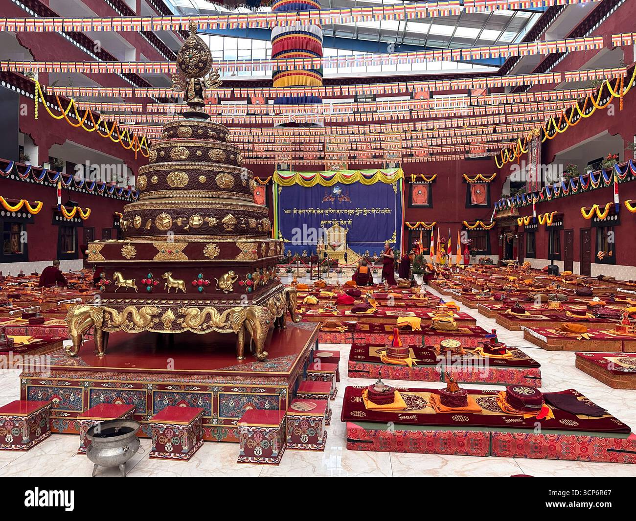 Nonnenkloster Anigongma, Dorf Gerima, Tagong (Lhagang), Autonome tibetische Präfektur Garzê, Sichuan, China. Stockfoto