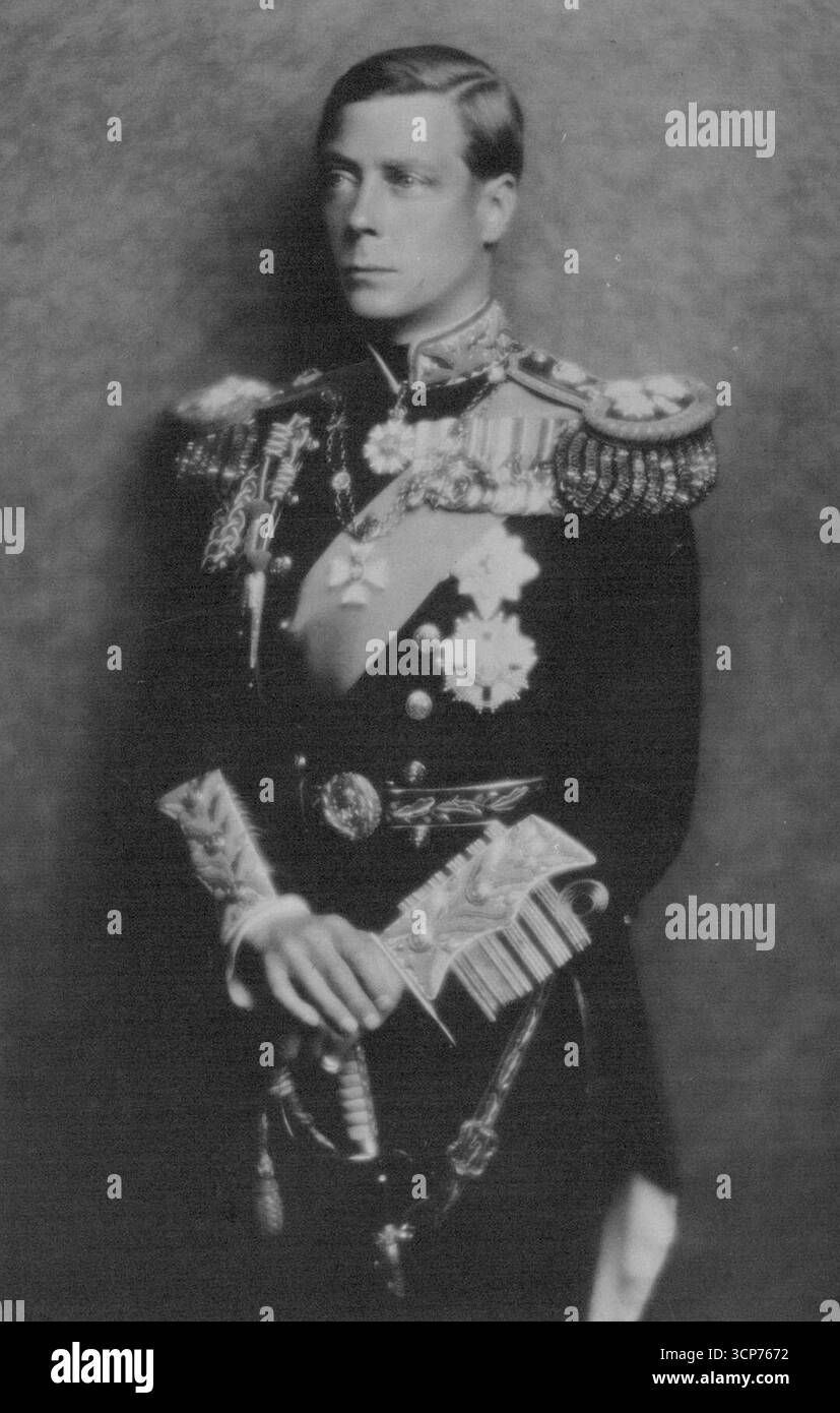 „Ich bin den meisten von euch als Prinz von Wales besser bekannt - als ein Mann, der während des Krieges und seitdem die Möglichkeit hatte, die Menschen fast aller Länder der Welt unter allen Bedingungen und Umständen kennenzulernen. Und obwohl ich jetzt als König zu euch spreche, bin ich immer noch derselbe Mann, der diese Erfahrung gemacht hat und dessen ständige Anstrengung es sein wird, weiterhin das Wohlergehen seiner Mitmenschen zu fördern.“ Aus dem Reich gesendet von seiner Majestät König Edward VIII. 30. November 1952. (Foto von Raphael Tuck & Sons) Stockfoto