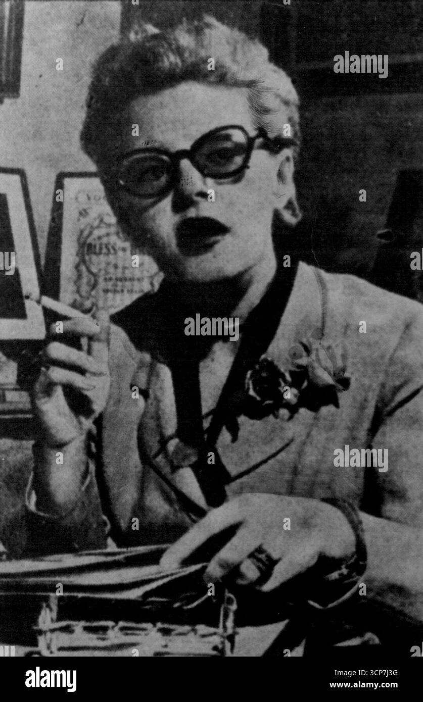 Fleur Cowles - Ein Flug über den Ozean nach Frankreich oder England ist wie üblich Fleur Cowles, da eine Busfahrt für den Durchschnittsmenschen ist. Die blonde Mitherausgeberin der Zeitschrift Look and Quick ist eines der helleren Lichter der internationalen Gesellschaft. Sie ist Autorin von Bloody Prezedent, dem Buch, das der Welt ein scharf gezeichnetes Bild der verstorbenen Evita Peron und ihres Einflusses auf Argentinien gab. November 1952. Stockfoto