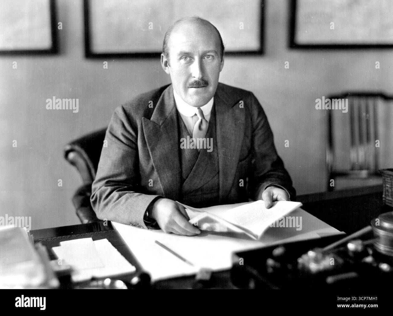 Die Ernennung der Regierung -- die Ernennung des stellvertretenden Vorsitzenden der Ausschüsse, um den verstorbenen Captain Bourne zu ersetzen, liegt theoretisch beim Haus der Commons. Tatsächlich wird es von der Regierung kontrolliert, die mit der Gewalt ihrer Mehrheit die Wahl ihres Nominierten sichern kann. Der Name von Captain Harry Crookshank, dem Minister für Bergbau, wird jetzt mit zunehmendem Vertrauen für den Posten erwähnt. Wenn er ernannt wird, wird er mit seiner letzten Wahl in die Sprecherschaft im Blick sein. September 1938. Stockfoto