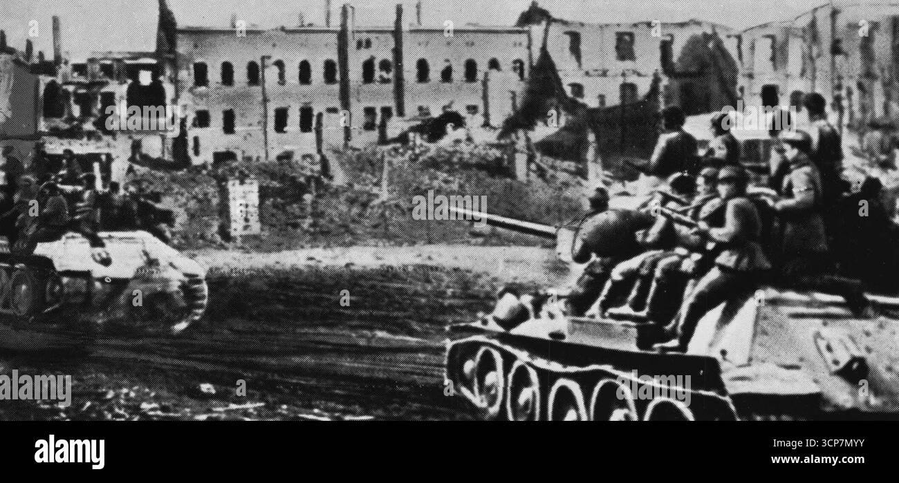 ...Wo Adolf seinen Tod fand, als er seinen letzten Kampf gegen die unbesiegbaren Russen führte. Juni 1945. (Foto: Sovfoto). Stockfoto