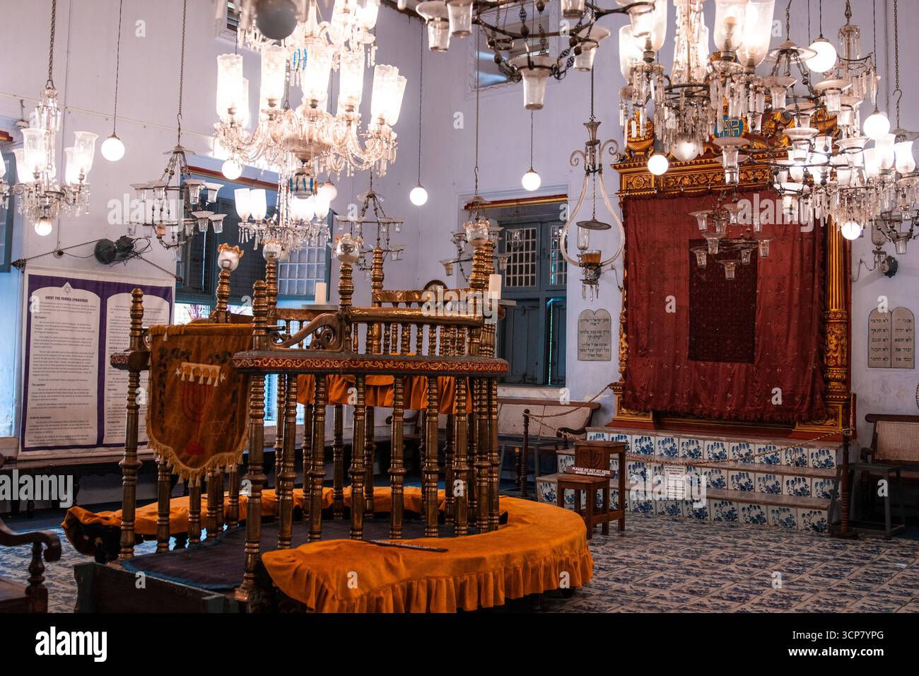 Kochi, Kerala Indien - 4. Juni 2025 mattancherry jüdische Paradesi-Synagoge Stockfoto