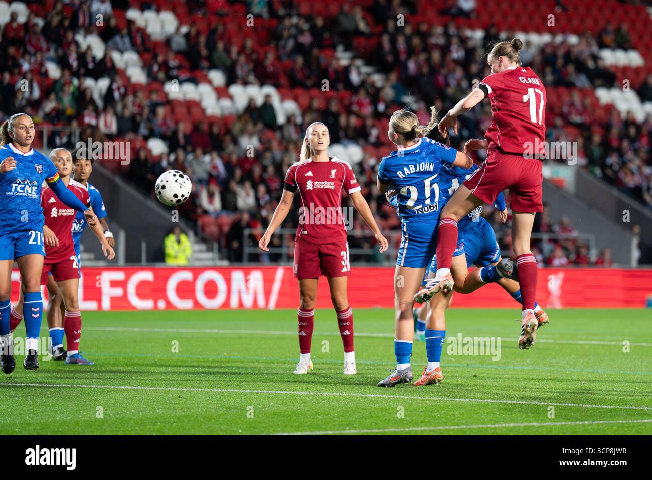 UK. September 2025. Liverpool gegen Sunderland - Subway Women's League Cup ST HELENS, ENGLAND - 24. SEPTEMBER Jenna Clark aus Liverpool erzielte Liverpool beim Women's League Cup Spiel zwischen Liverpool und Sunderland im St Helens Stadium am 24. September 2025 in St Helens, England. Quelle: ALAN EDWARDS/Alamy Live News Stockfoto