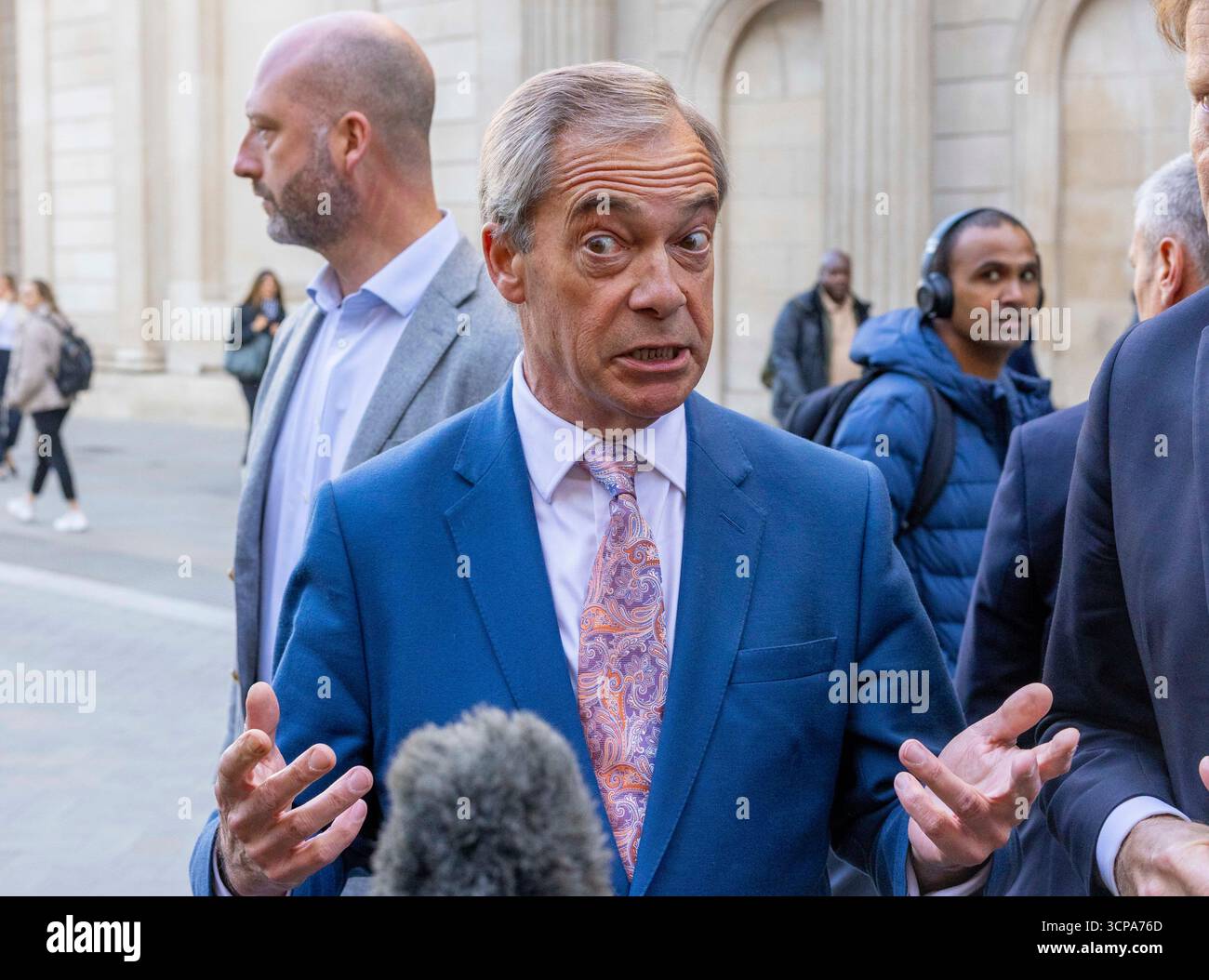 London, Großbritannien. September 2025. Der Reformführer Nigel Farage und der stellvertretende Führer Richard Tice besuchen die Bank of England, um mit dem Gouverneur Andrew Bailey zu sprechen. Quelle: Karl Black/Alamy Live News Stockfoto