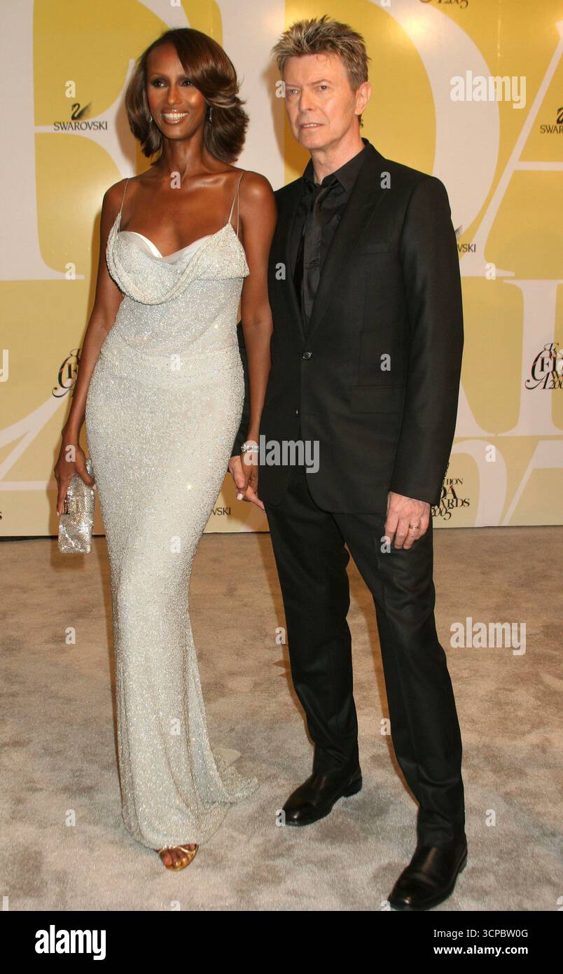 Iman und David Bowie bei den CFDA Awards 2005 in der New York Public Library – 06. Juni 2005 Stockfoto