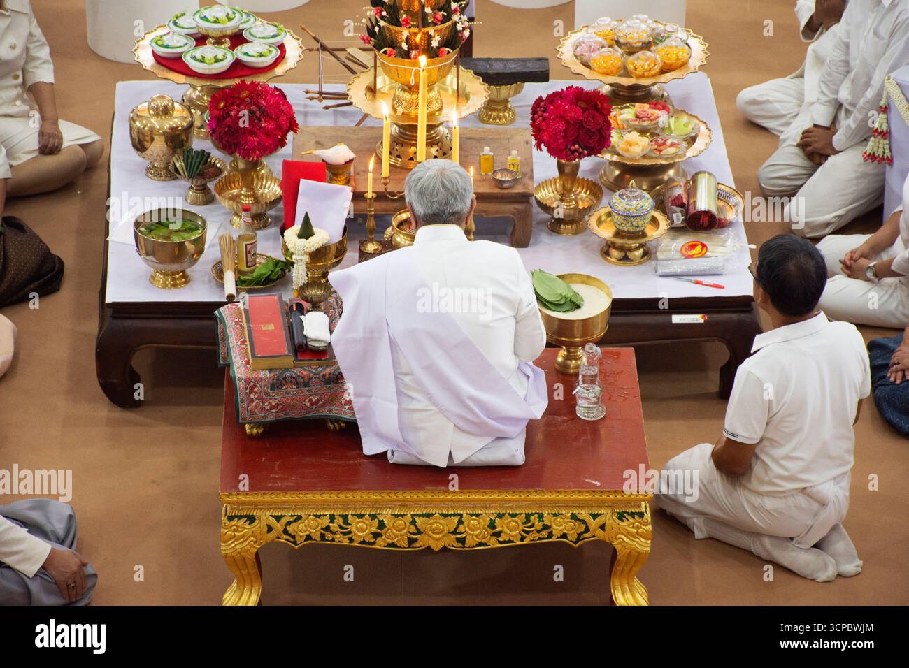 Brahmin-Ritual oder Brahmin-Priester, die Zeremonie Wai khru-Zeremonie, antike Kultur, traditioneller Ritus für thai-Reisende Respekt b Stockfoto
