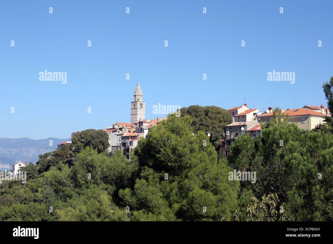 Mediterrane Stadt Vrbnik, Insel Krk, Kroatien Stockfoto