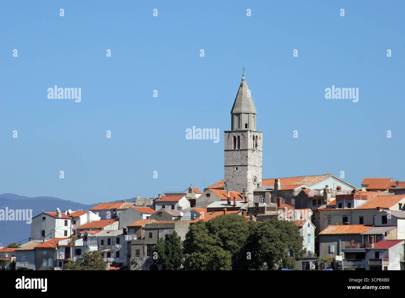 Mediterrane Stadt Vrbnik, Insel Krk, Kroatien Stockfoto