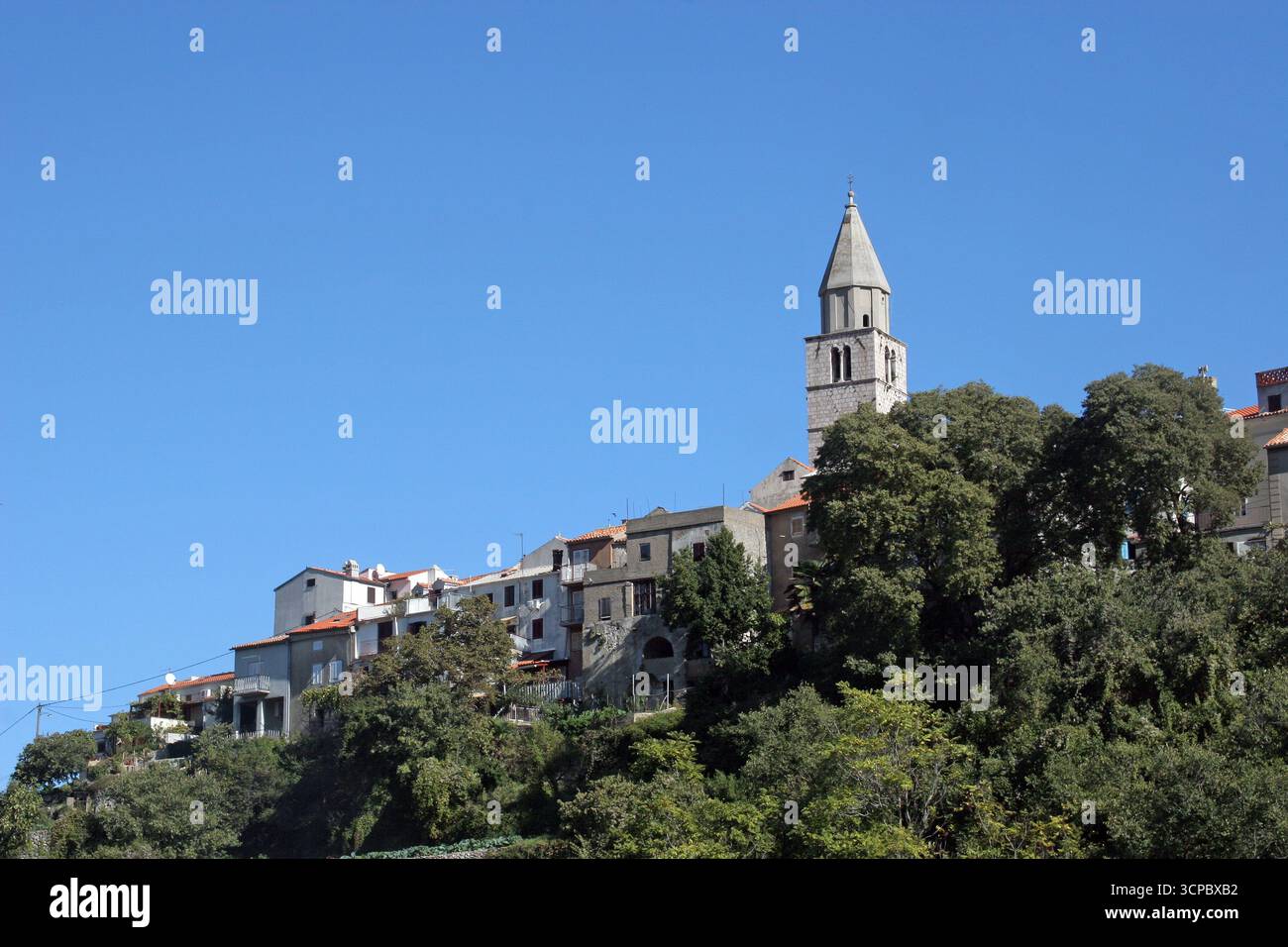Mediterrane Stadt Vrbnik, Insel Krk, Kroatien Stockfoto